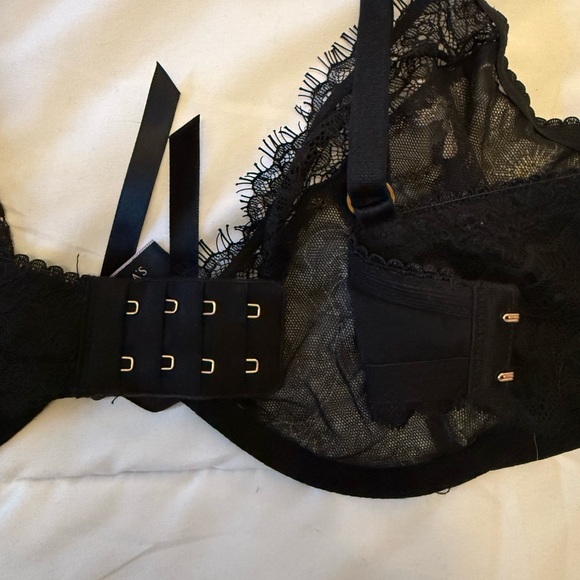 Victoria’s Secret Floral Lace Black Bra Dream Angels low cut Demi 38C - Picture 5 of 7